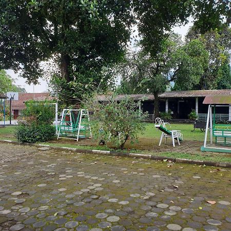 Yehezkiel Hotel Lembang Mitra Reddoorz Exterior foto