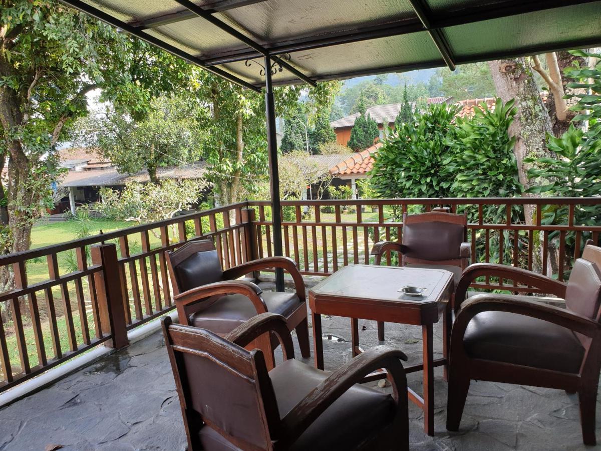 Yehezkiel Hotel Lembang Mitra Reddoorz Exterior foto
