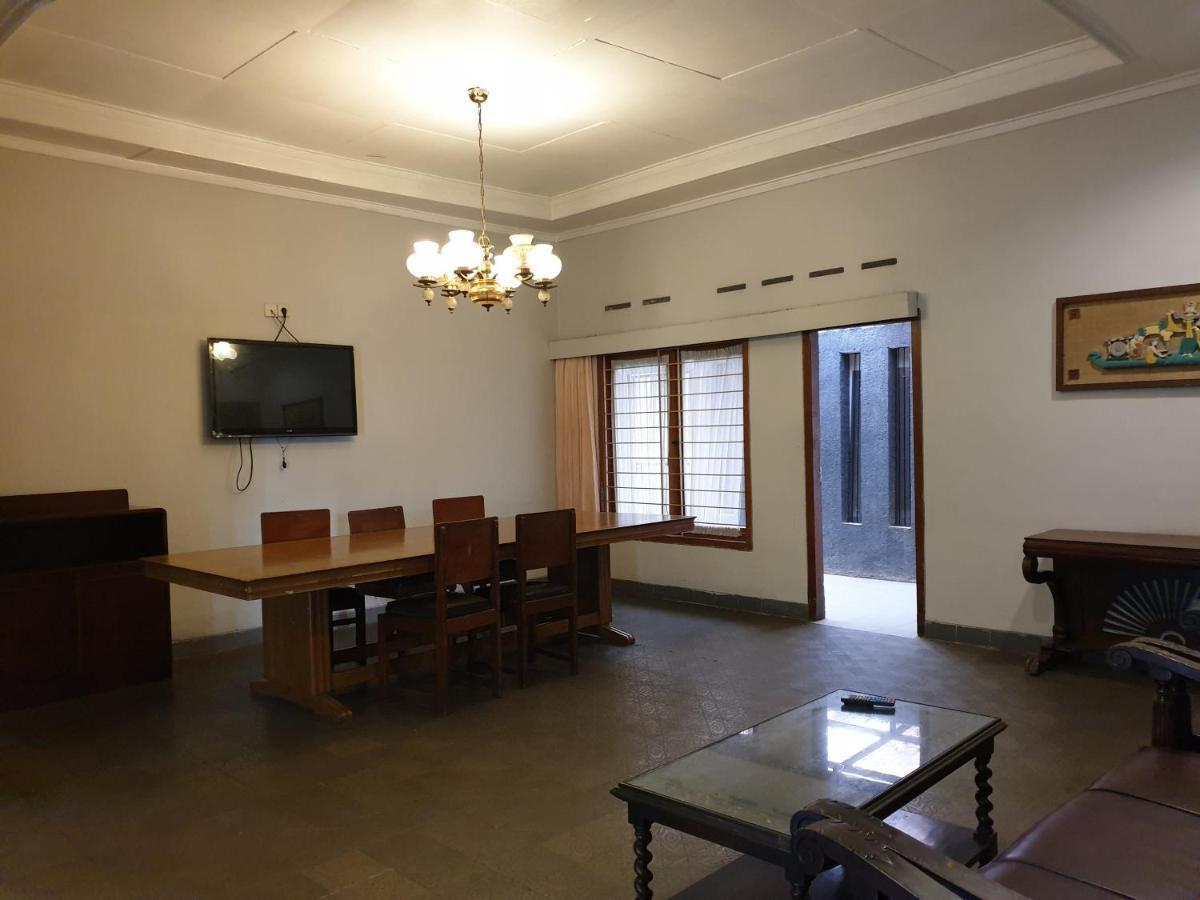 Yehezkiel Hotel Lembang Mitra Reddoorz Exterior foto