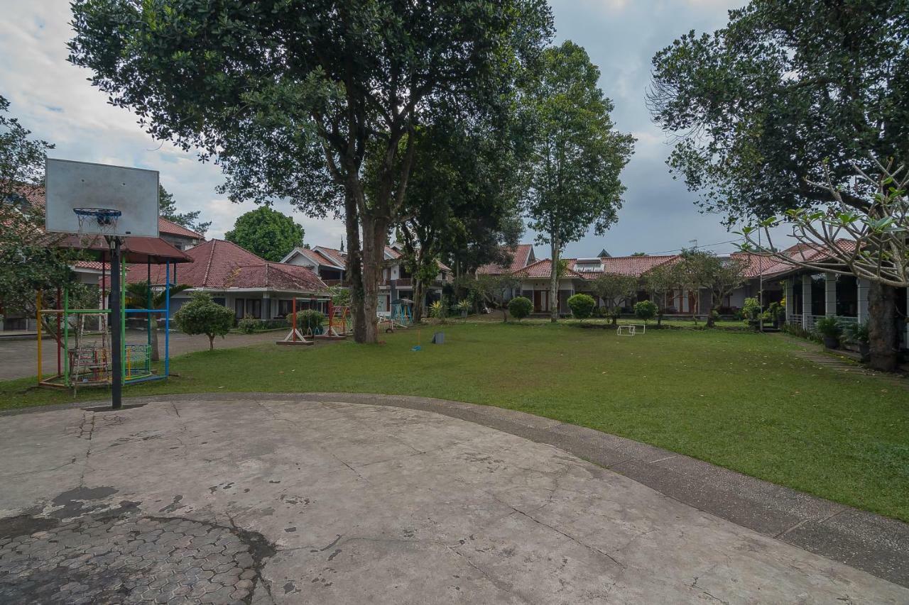 Yehezkiel Hotel Lembang Mitra Reddoorz Exterior foto