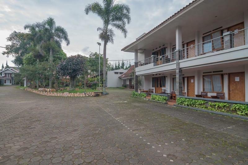 Yehezkiel Hotel Lembang Mitra Reddoorz Exterior foto